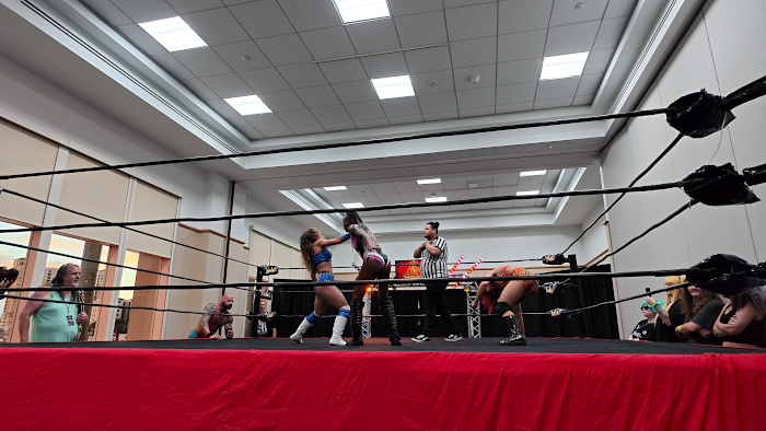Madisyn Maxxwell Victoria Crawford Vix Crow Lightning This Just In Slap ALW 2026 Tampa Bay Comic Convention