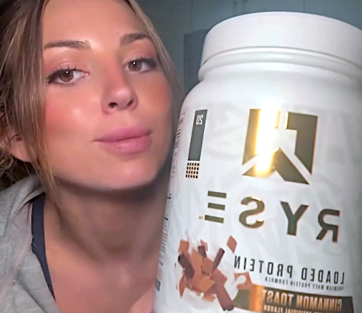 Madisyn Maxxwell withe Ryze Cinnamon Toast Protein Powder for Madi's Menu